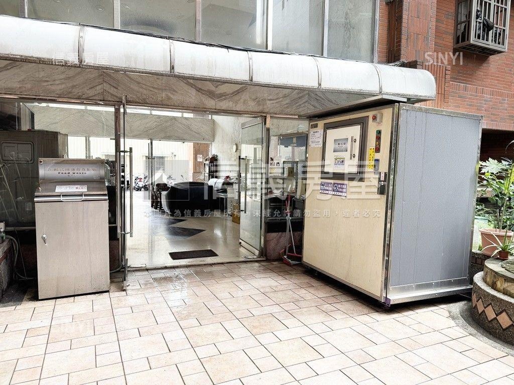 捷運公園首排高樓四房平移房屋室內格局與周邊環境