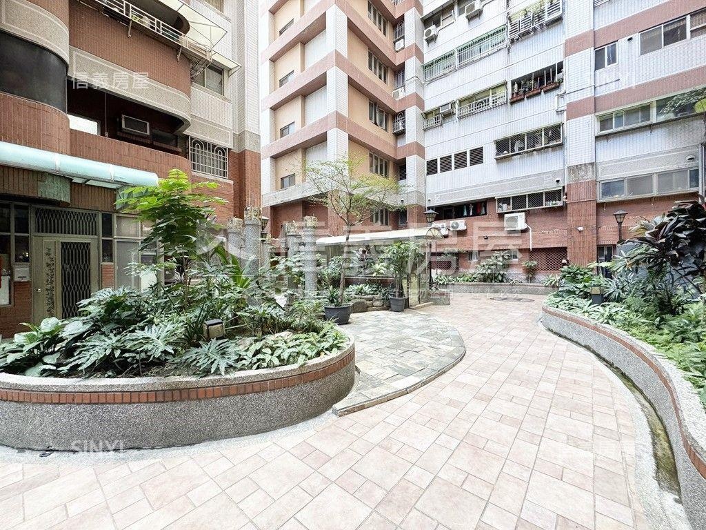 捷運公園首排高樓四房平移房屋室內格局與周邊環境