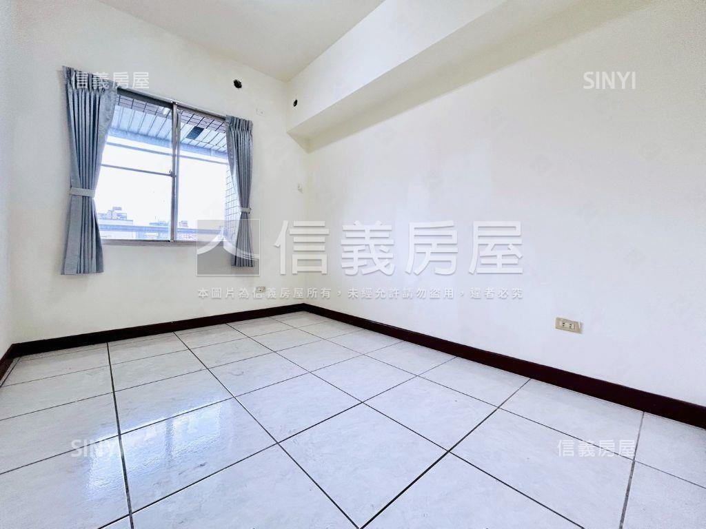 帥近文心崇德捷運站四房讚房屋室內格局與周邊環境