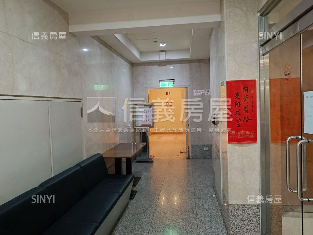 松江南京挑高店辦房屋室內格局與周邊環境