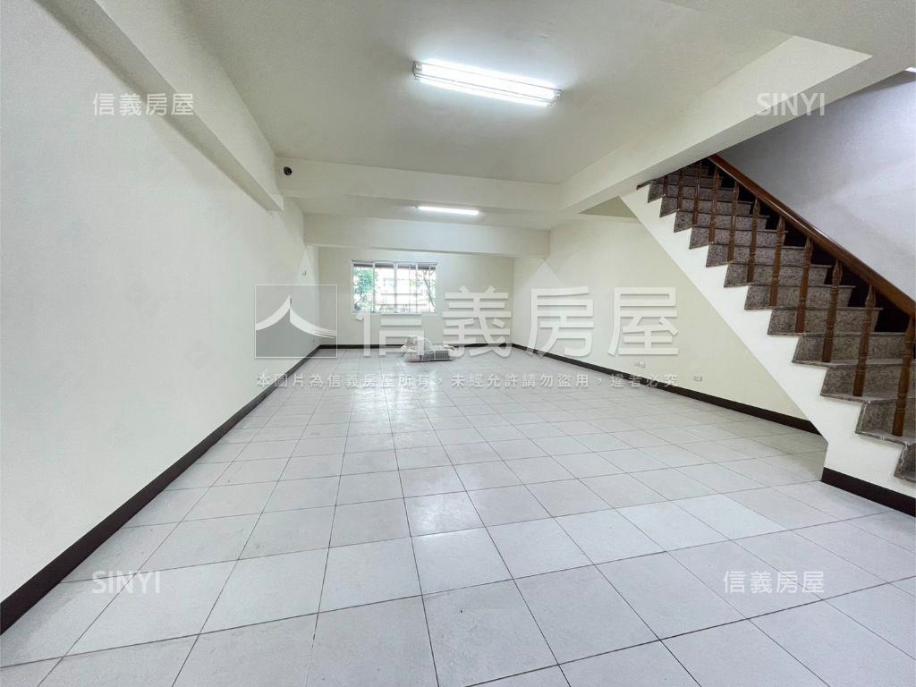 鳳山整新住辦店含平車Ⅲ房屋室內格局與周邊環境