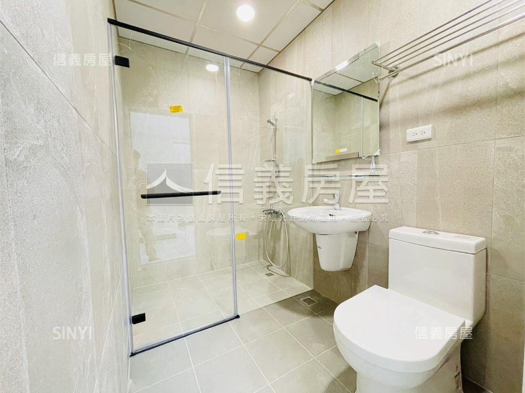 鳳山整新住辦店含平車Ⅲ房屋室內格局與周邊環境