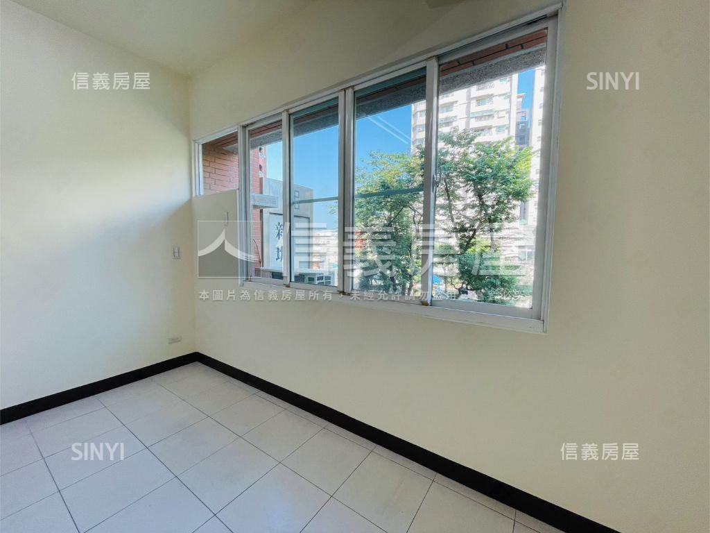 鳳山整新住辦店含平車Ⅲ房屋室內格局與周邊環境