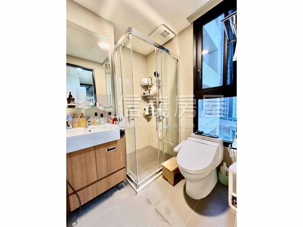 水沐芳華美宅附車位房屋室內格局與周邊環境