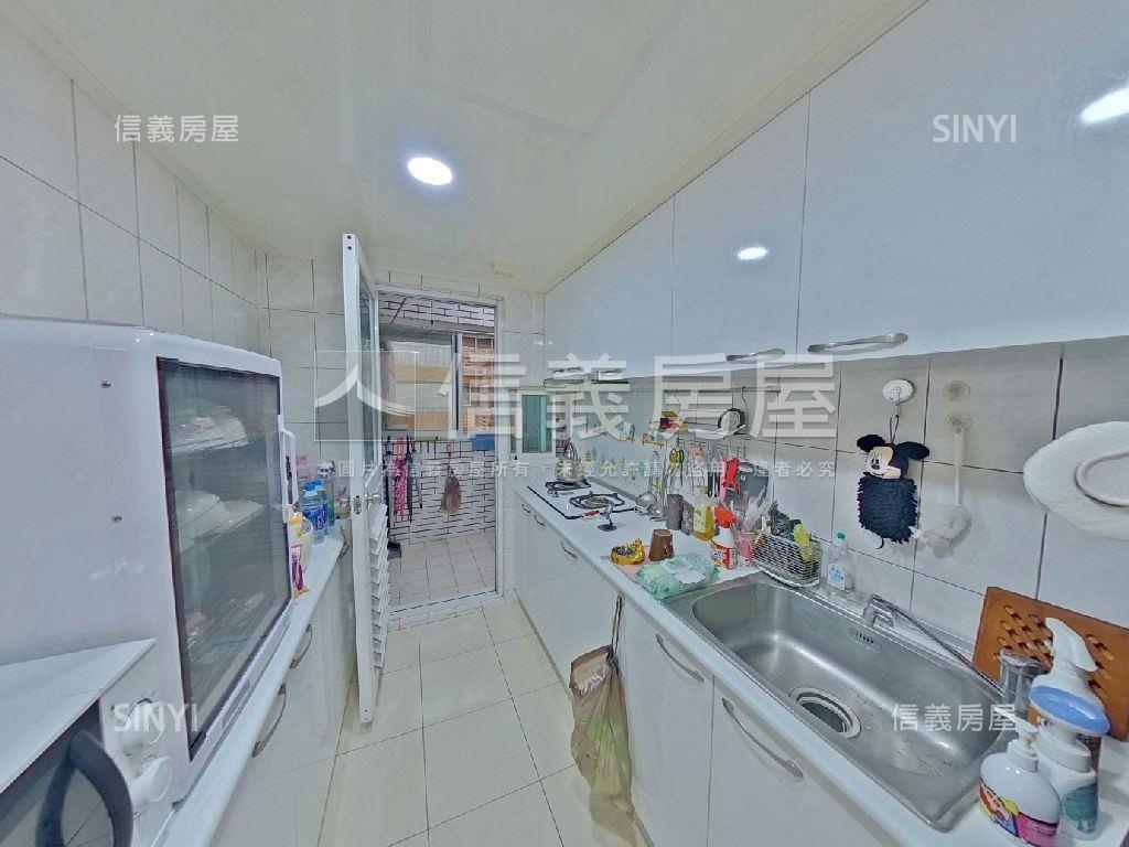豪景麗寶大３房車位房屋室內格局與周邊環境
