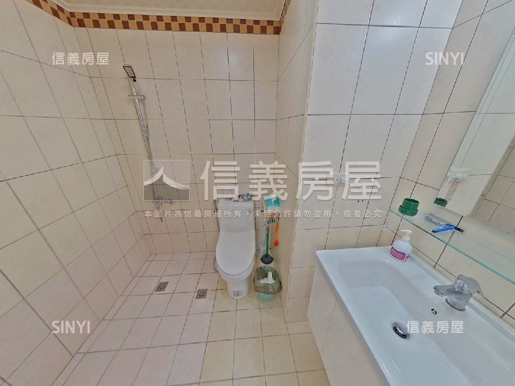 豪景麗寶大３房車位房屋室內格局與周邊環境