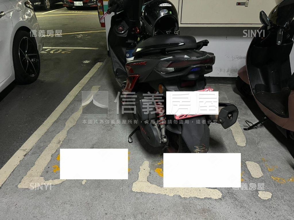 豪景麗寶大３房車位房屋室內格局與周邊環境