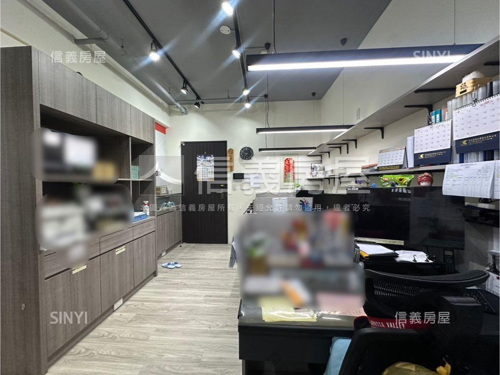 滙世界二房平車房屋室內格局與周邊環境