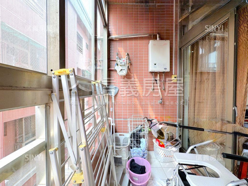 稀有次頂樓採光美屋附平車房屋室內格局與周邊環境