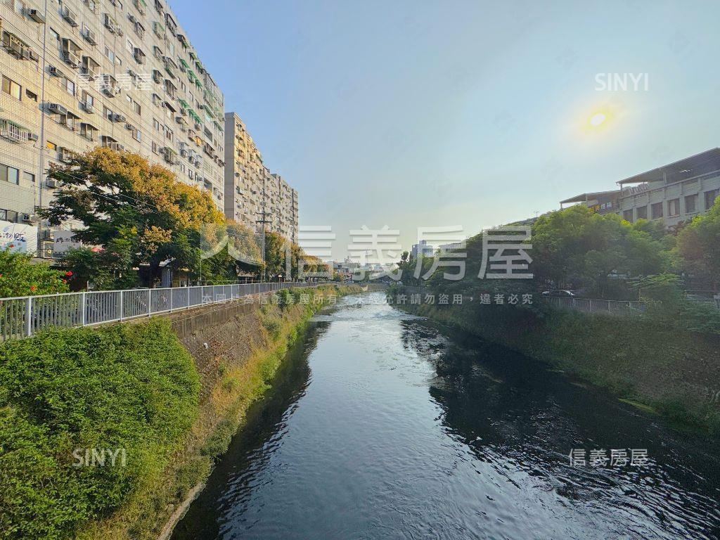 稀有次頂樓採光美屋附平車房屋室內格局與周邊環境