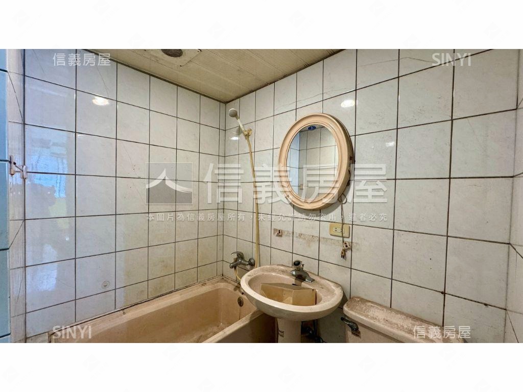 三峽區公所對面電梯三房房屋室內格局與周邊環境