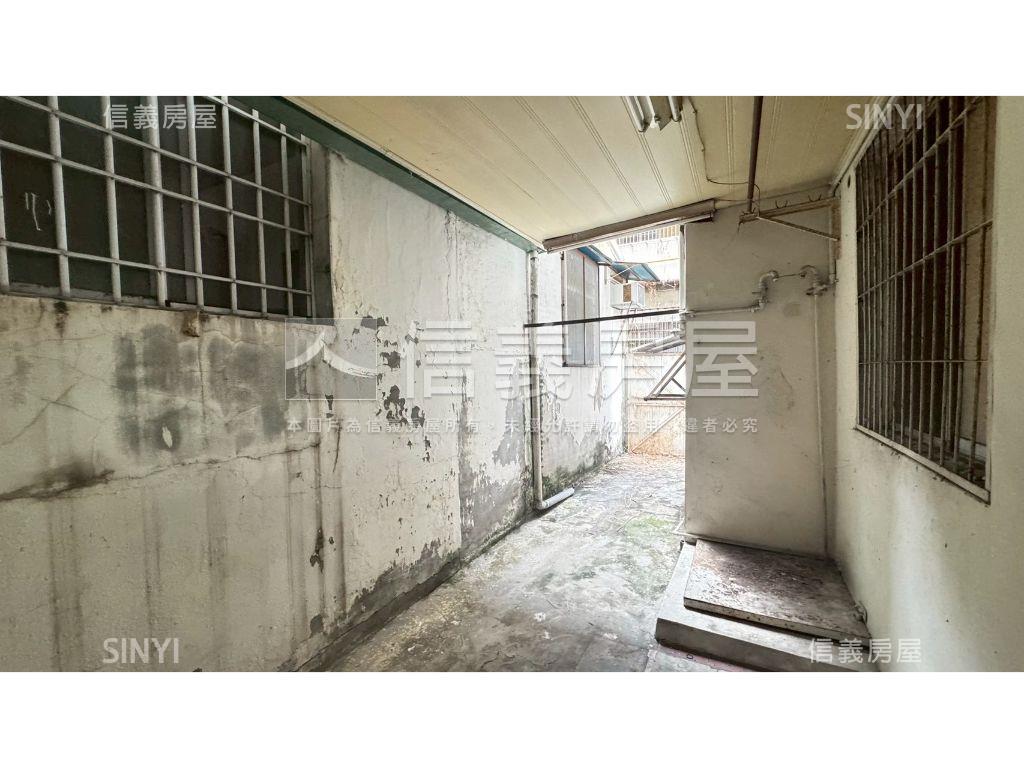 近公園稀有大庭院邊間三房房屋室內格局與周邊環境