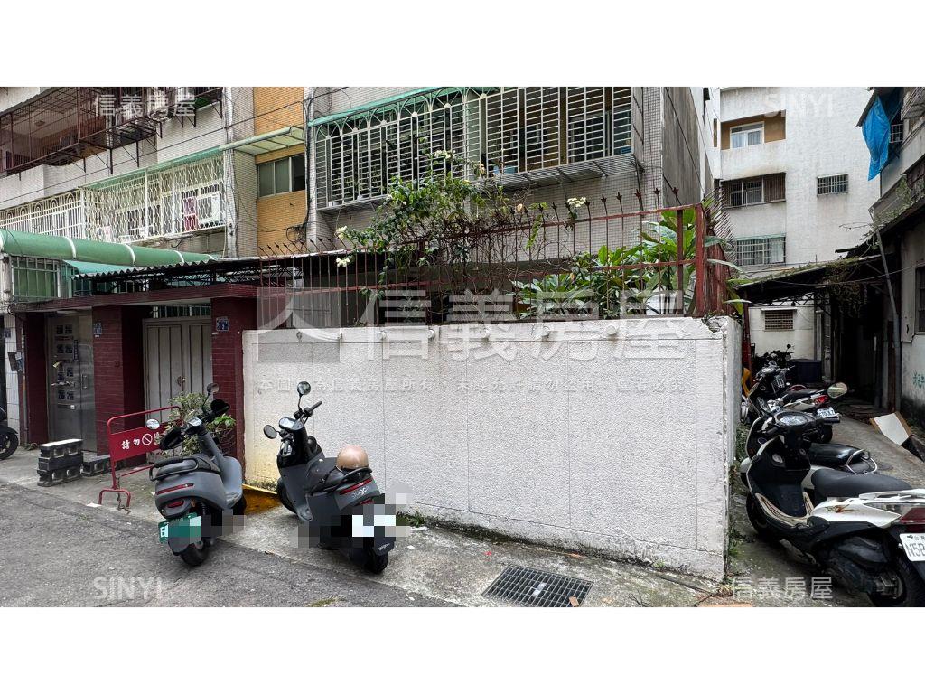 近公園稀有大庭院邊間三房房屋室內格局與周邊環境