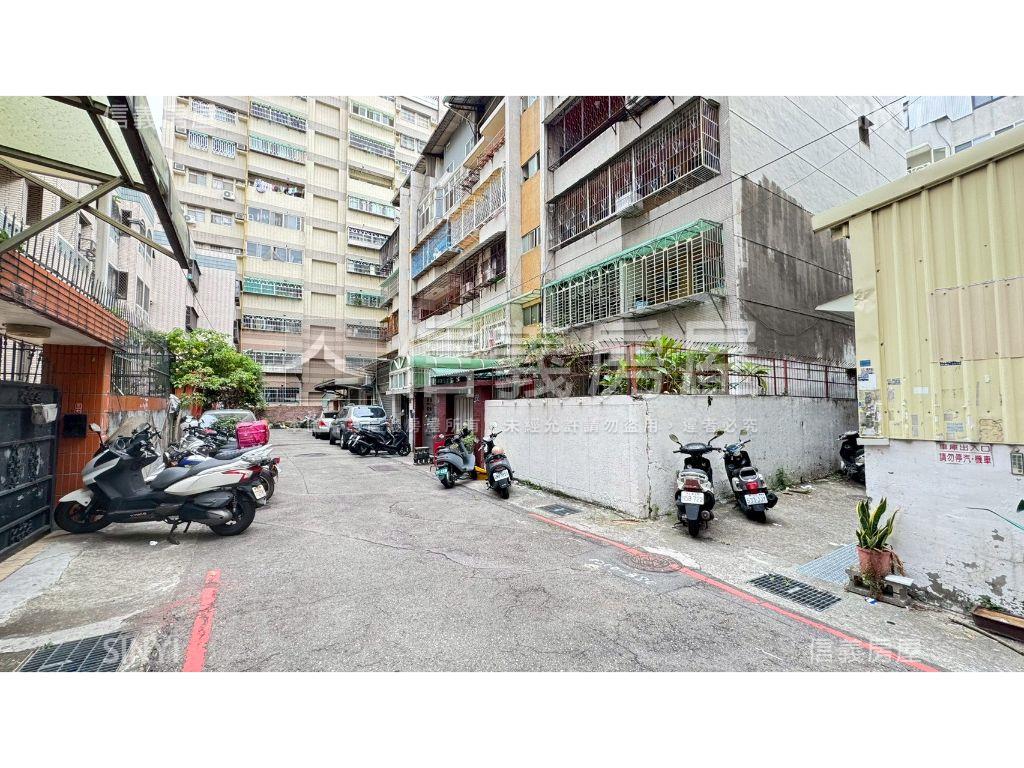 近公園稀有大庭院邊間三房房屋室內格局與周邊環境