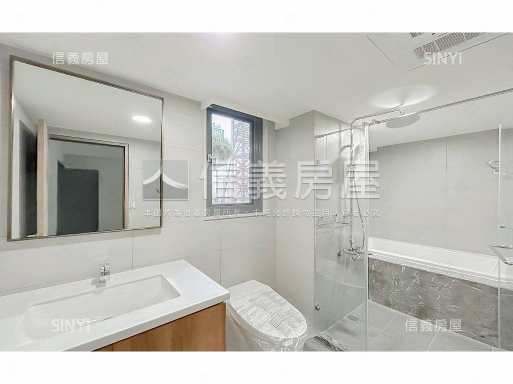 近十四期全新四房雙平車房屋室內格局與周邊環境