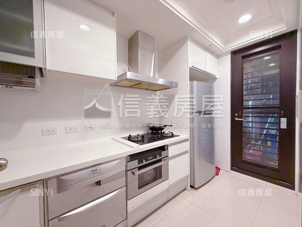 采梅園‧高樓美景兩房車位房屋室內格局與周邊環境