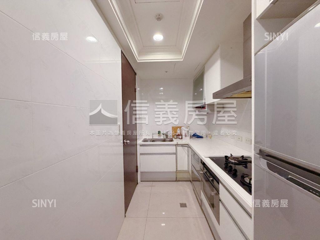 采梅園‧高樓美景兩房車位房屋室內格局與周邊環境