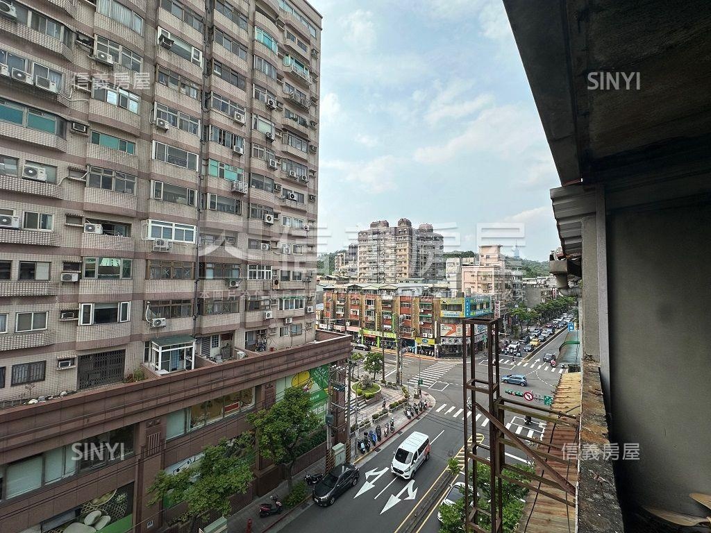 萬芳捷運方正首購宅房屋室內格局與周邊環境