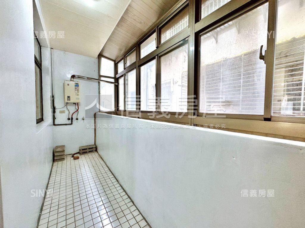 誠意出售。後港公寓三房房屋室內格局與周邊環境