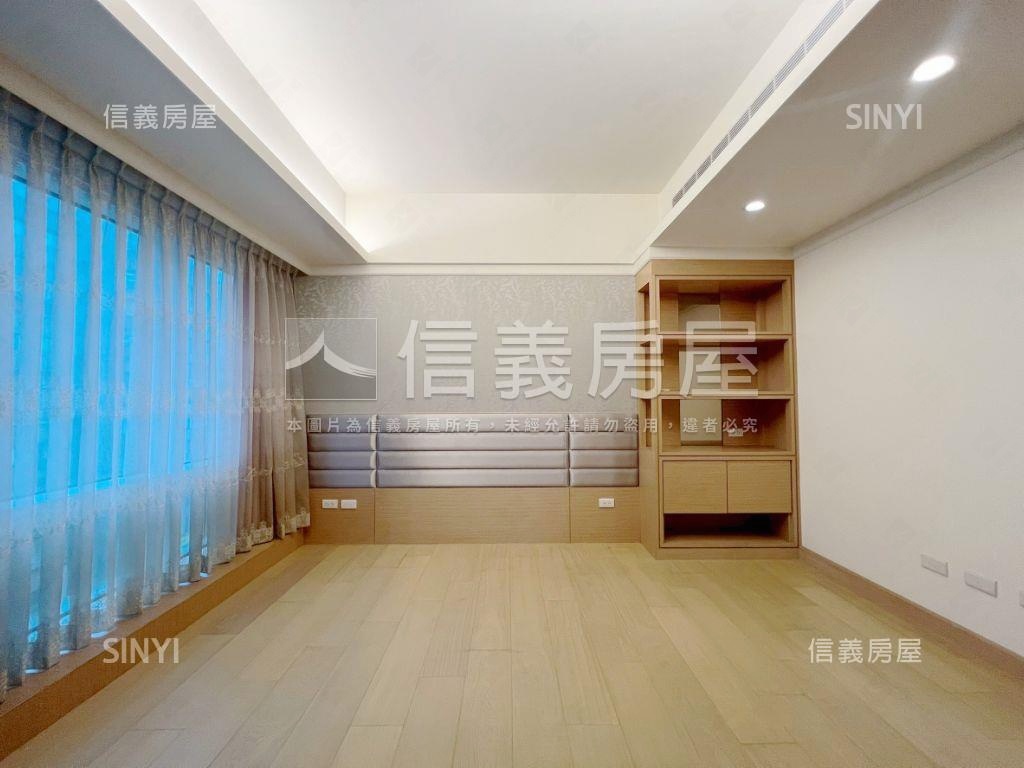 甲山林天廈四房雙車位名邸房屋室內格局與周邊環境