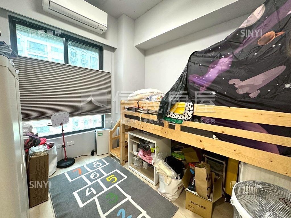 蒂芬尼輕裝潢三房車位房屋室內格局與周邊環境