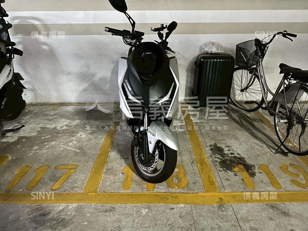 蒂芬尼輕裝潢三房車位房屋室內格局與周邊環境