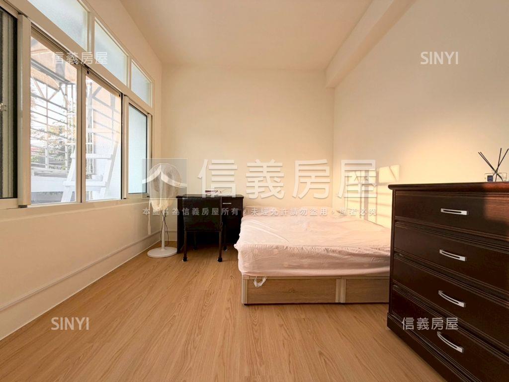 太平低總價重新整理透天房屋室內格局與周邊環境