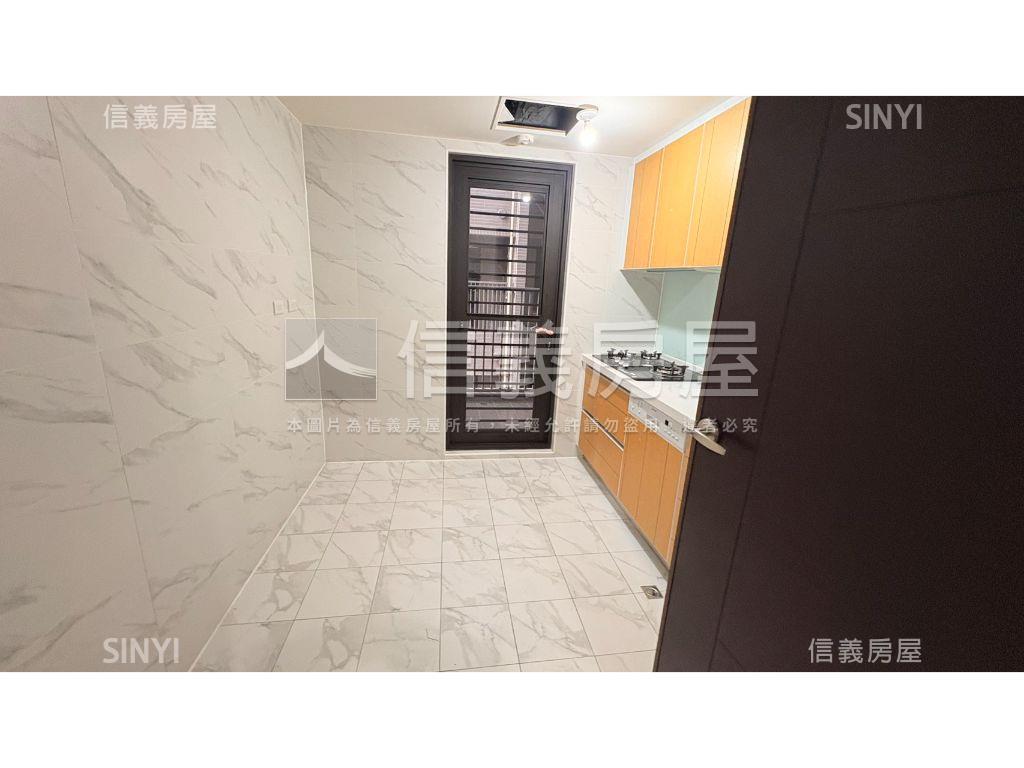 皇翔泱美獨立廚房大兩房房屋室內格局與周邊環境