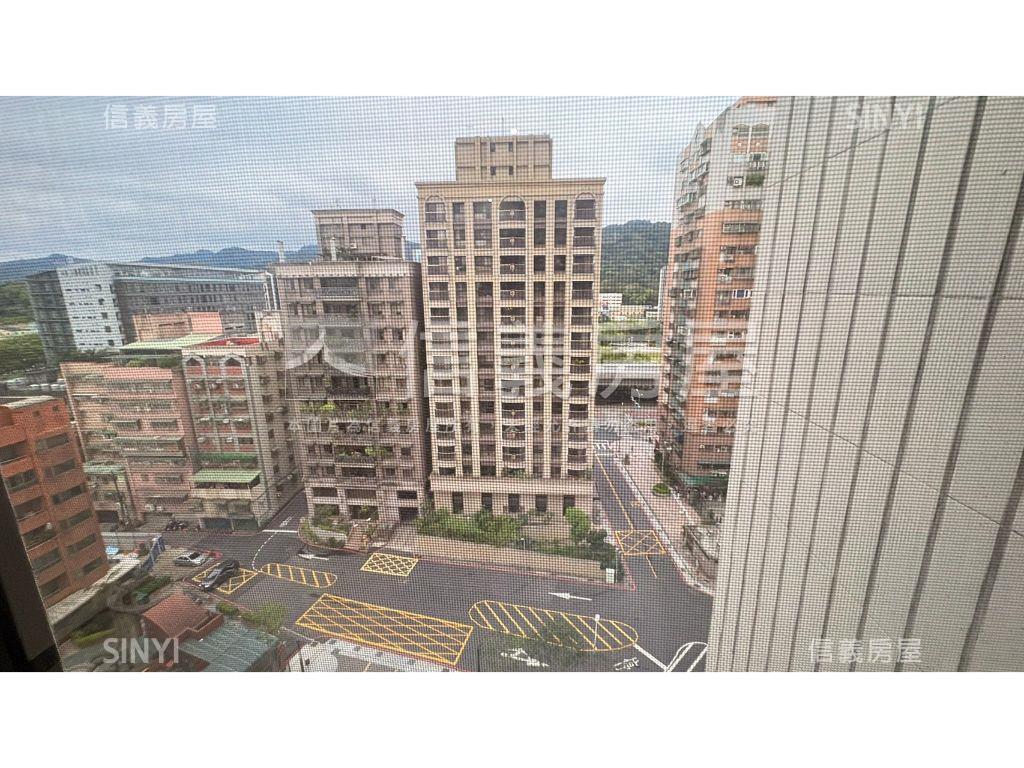 皇翔泱美獨立廚房大兩房房屋室內格局與周邊環境