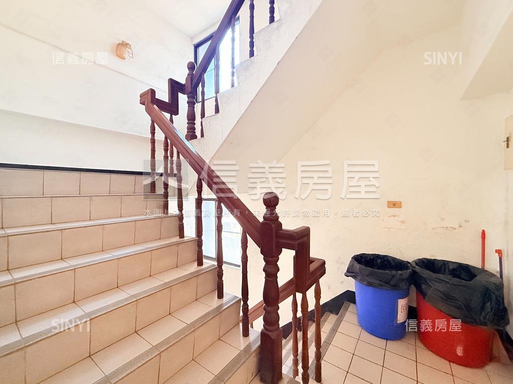 鐵賣三多捷運站旁採光美宅房屋室內格局與周邊環境