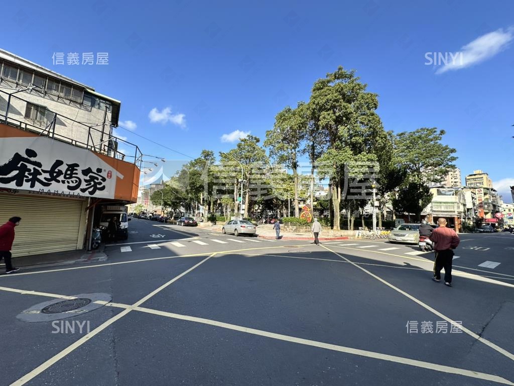 永春捷運１２米巷寬透天店房屋室內格局與周邊環境