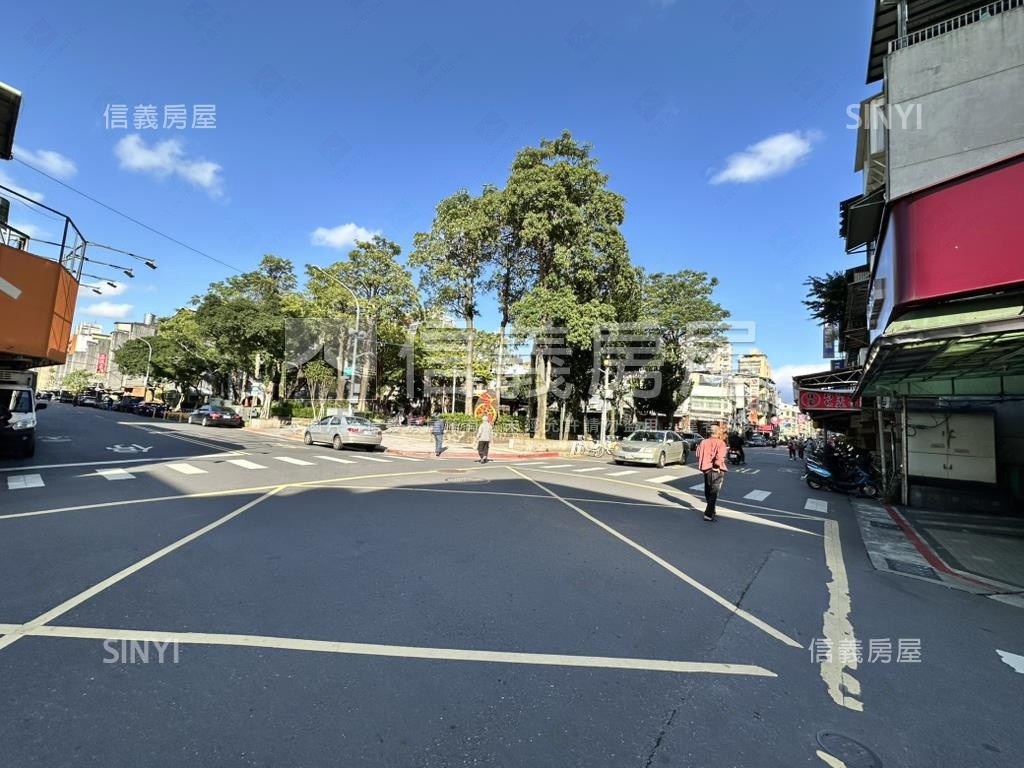 永春捷運１２米巷寬透天店房屋室內格局與周邊環境