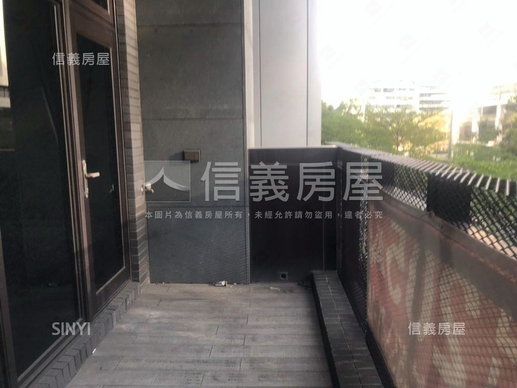 富霖雙星露臺戶辦公室房屋室內格局與周邊環境