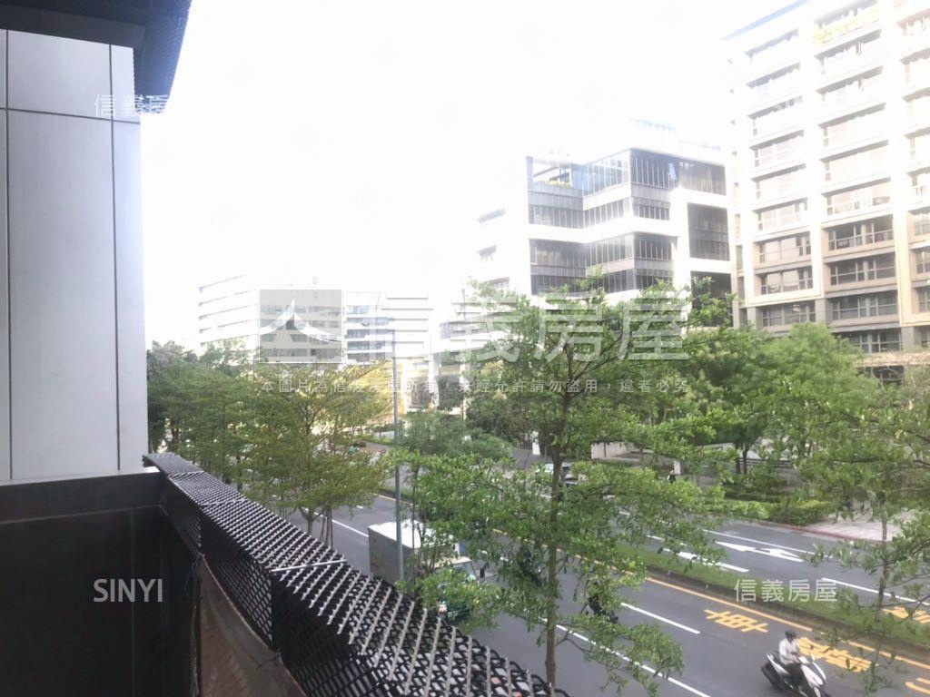富霖雙星露臺戶辦公室房屋室內格局與周邊環境