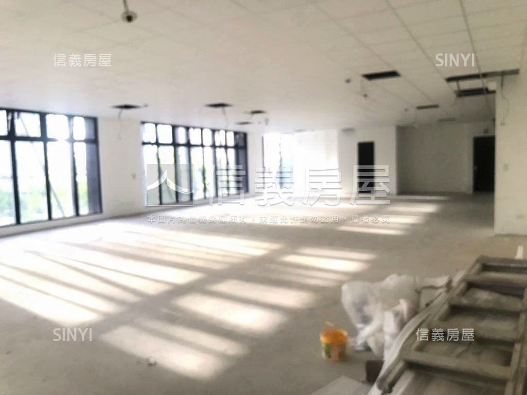 富霖雙星露臺戶辦公室房屋室內格局與周邊環境