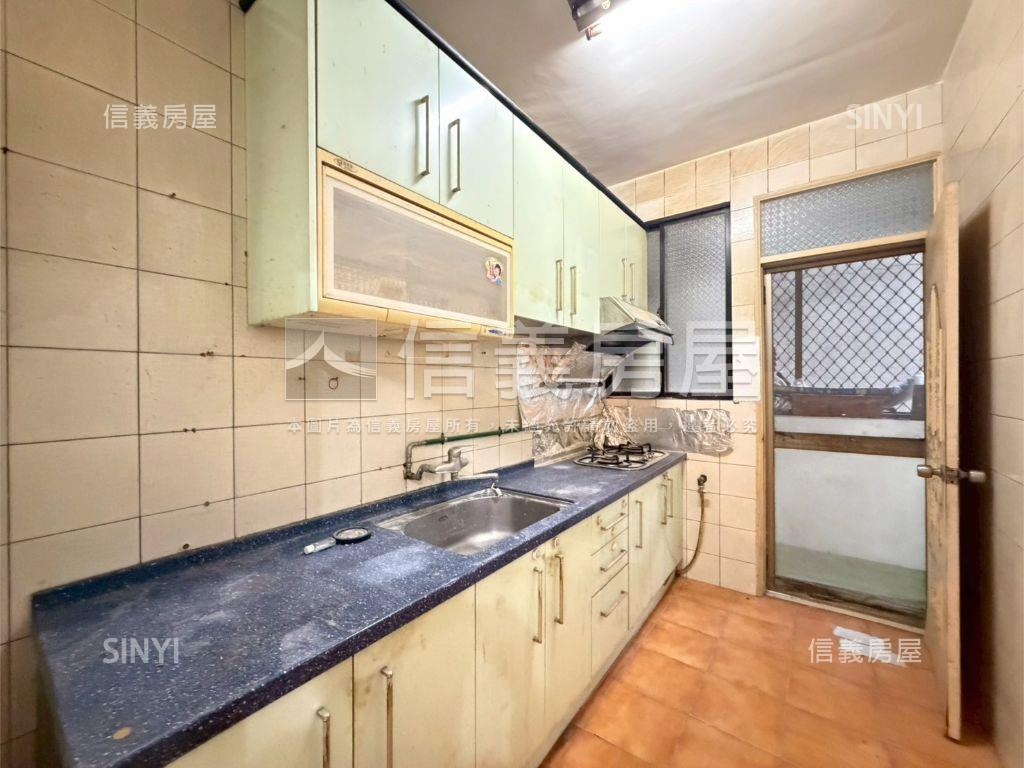 中誠方正邊間三樓美寓房屋室內格局與周邊環境