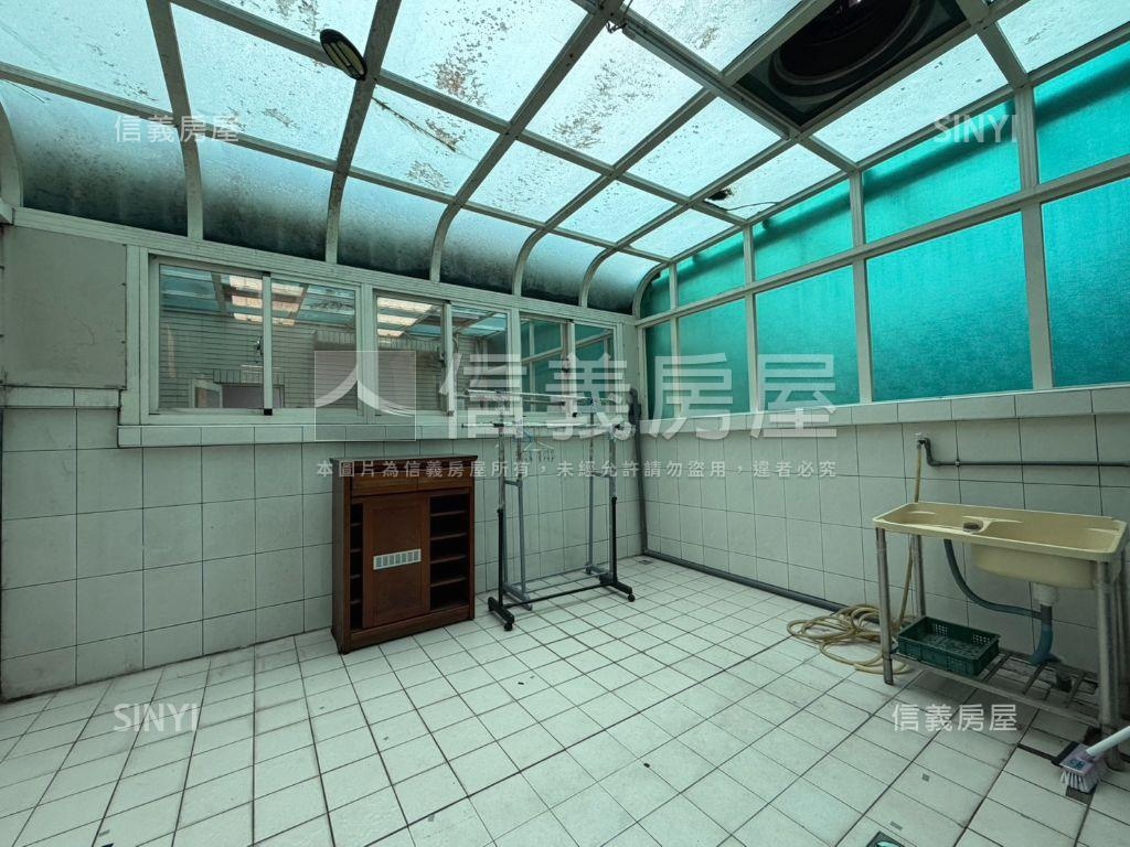 近小學寧靜前院停車別墅房屋室內格局與周邊環境