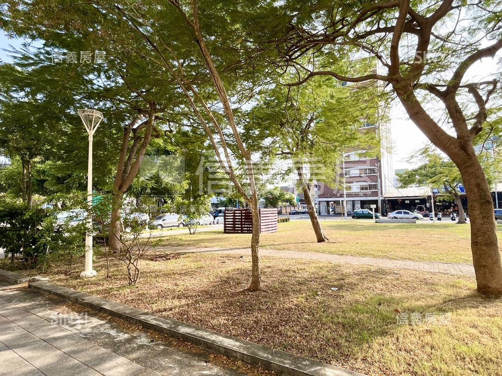 鹽埕公園首排土地房屋室內格局與周邊環境