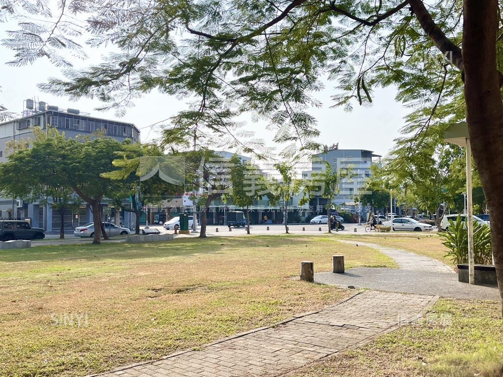 鹽埕公園首排土地房屋室內格局與周邊環境