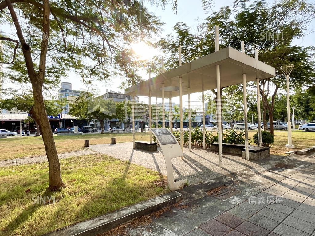 鹽埕公園首排土地房屋室內格局與周邊環境