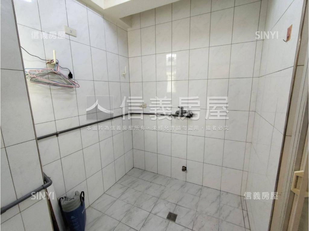 六合正路吃市金店面房屋室內格局與周邊環境