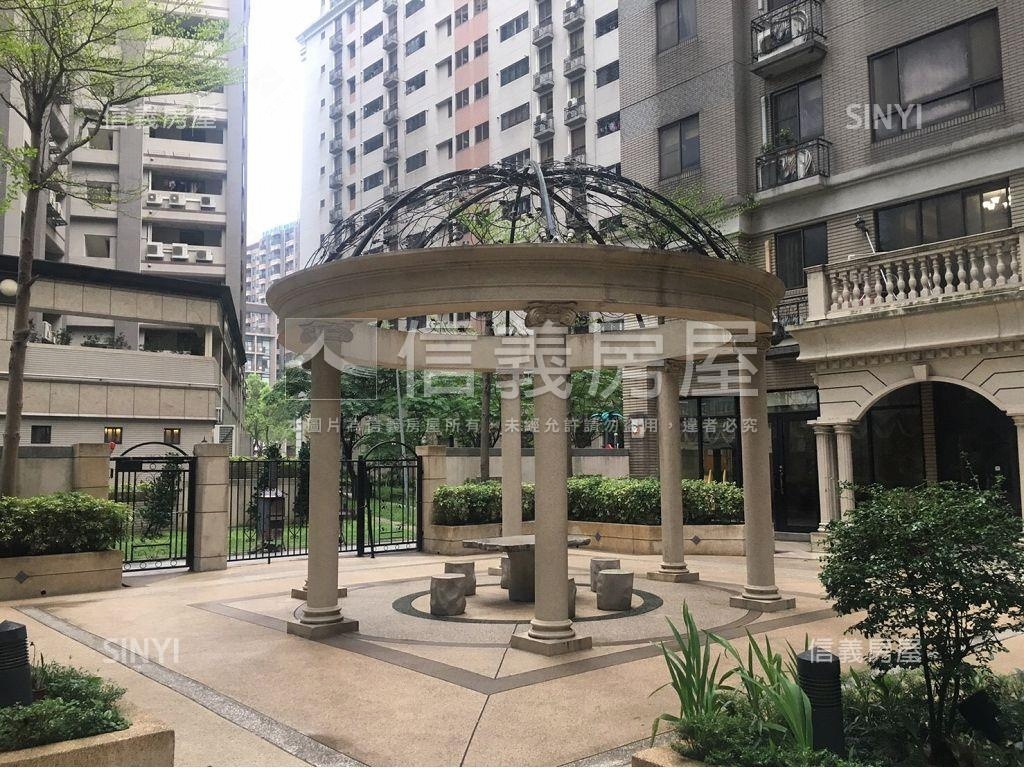 世界公園三房車位房屋室內格局與周邊環境