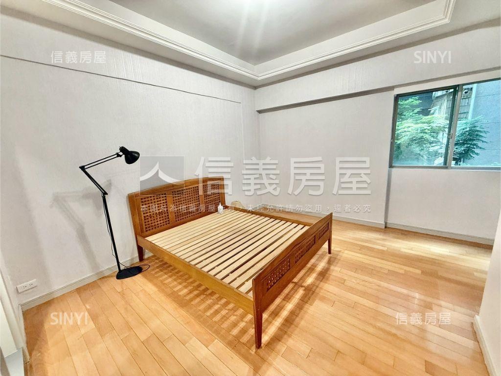 凱撒花園廣場近捷運３房房屋室內格局與周邊環境