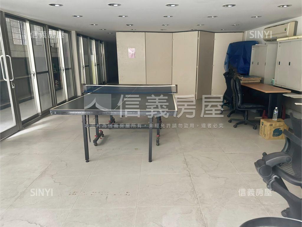 凱撒花園廣場近捷運３房房屋室內格局與周邊環境