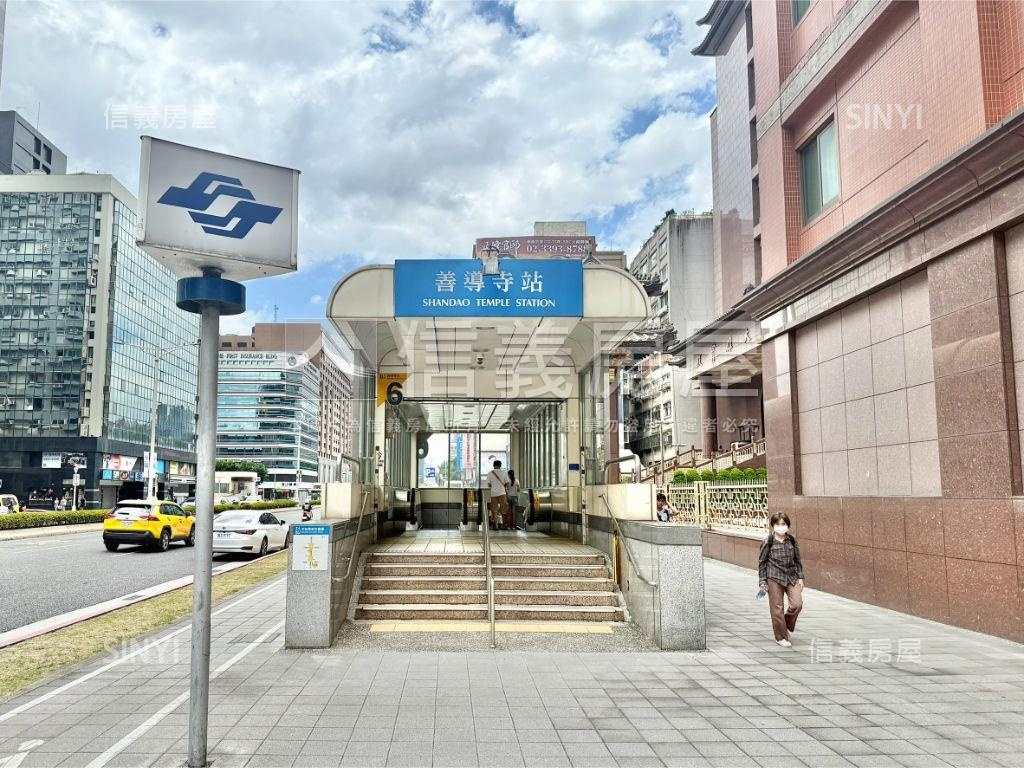 凱撒花園廣場近捷運３房房屋室內格局與周邊環境