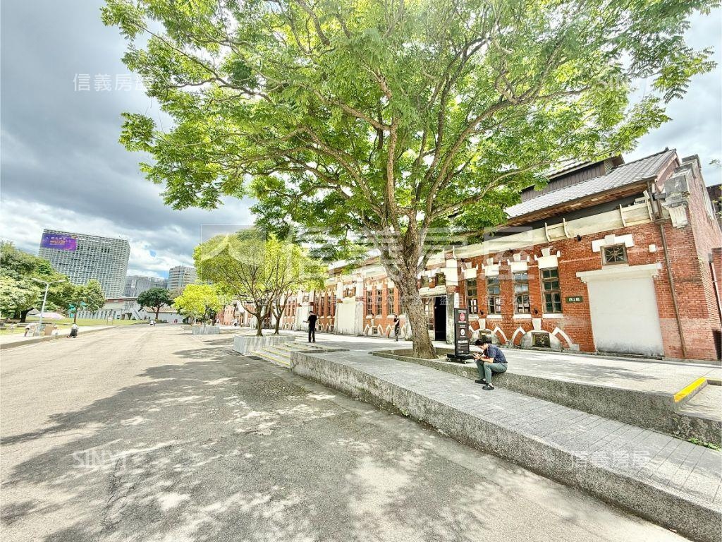 凱撒花園廣場近捷運３房房屋室內格局與周邊環境