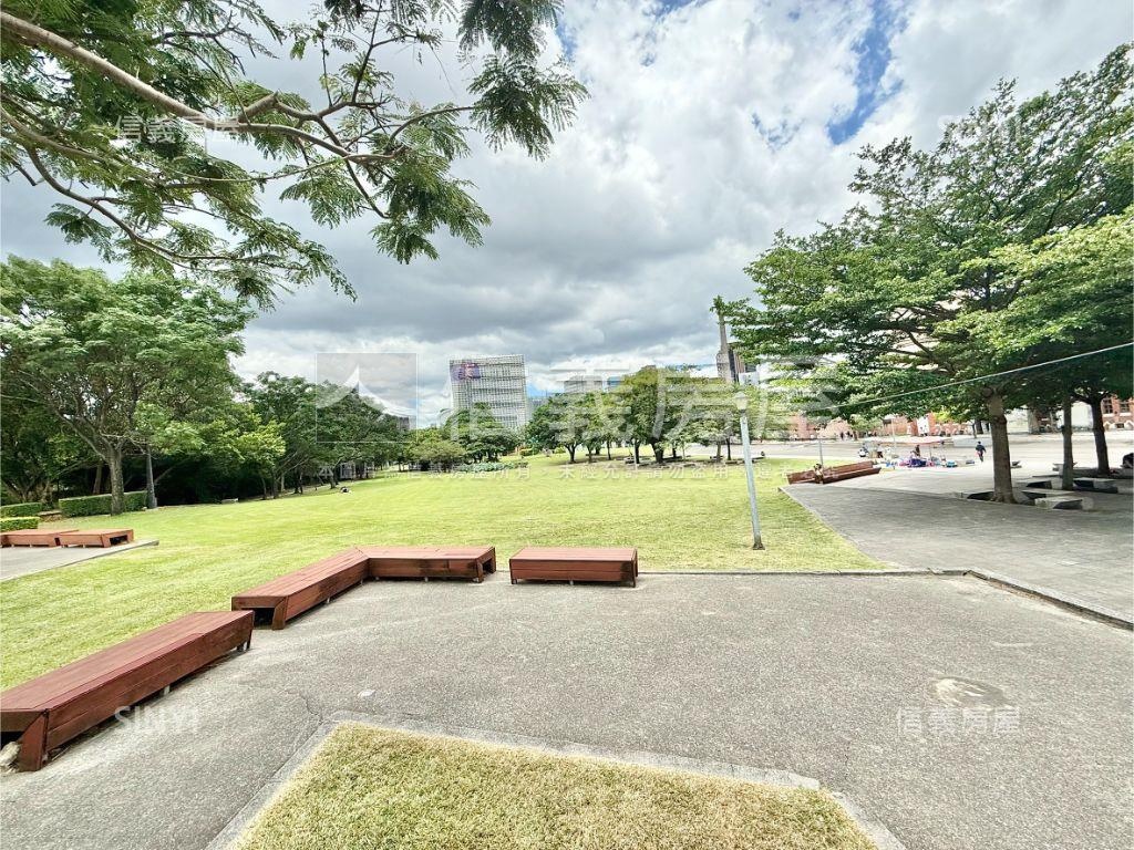 凱撒花園廣場近捷運３房房屋室內格局與周邊環境