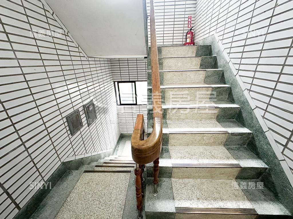 台中國小旁３樓雙陽台美寓房屋室內格局與周邊環境