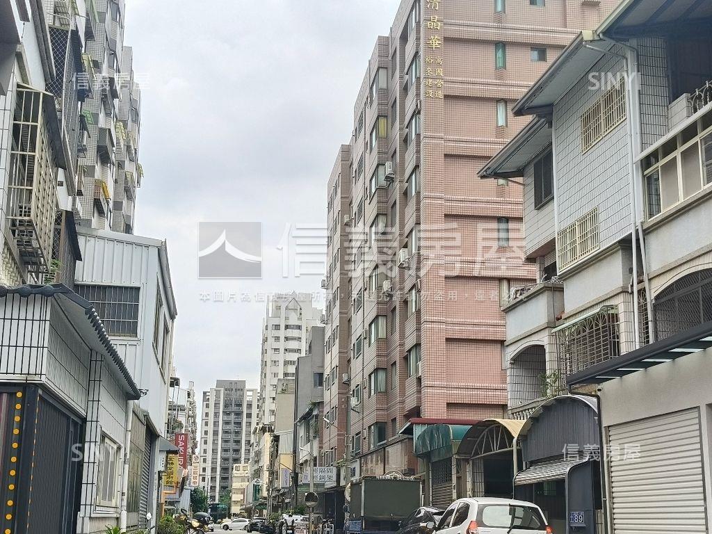 中清晶華４＋１室平面車位房屋室內格局與周邊環境