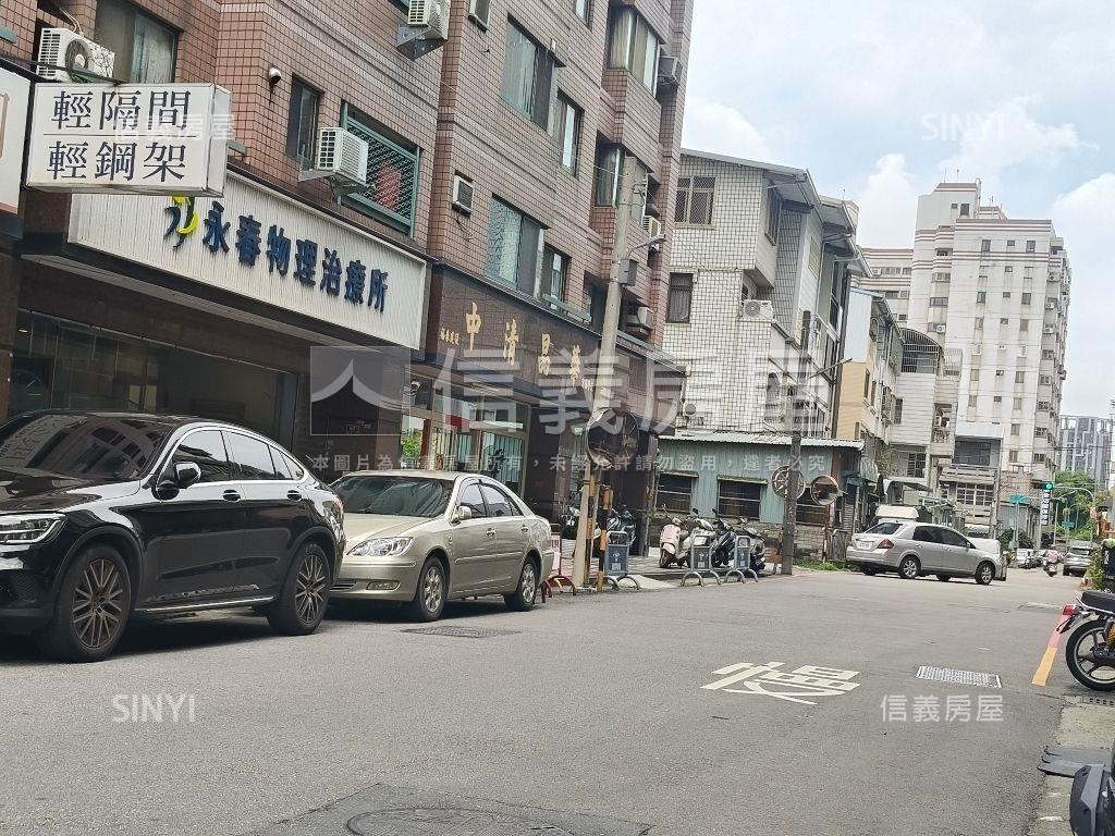 中清晶華４＋１室平面車位房屋室內格局與周邊環境